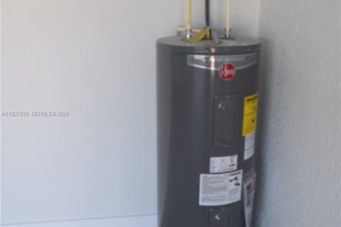 Villa ou maison à vendre à Lehigh Acres, Floride: 3 chambres № 1987985 - photo 10