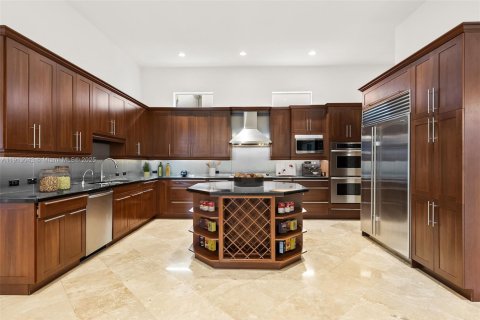 House in Hollywood, Florida 6 bedrooms, 461.17 sq.m. № 2013701 - photo 14