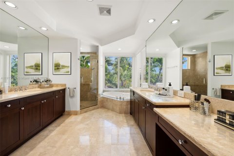 House in Hollywood, Florida 6 bedrooms, 461.17 sq.m. № 2013701 - photo 30