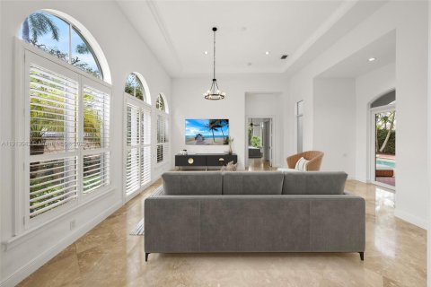 House in Hollywood, Florida 6 bedrooms, 461.17 sq.m. № 2013701 - photo 18