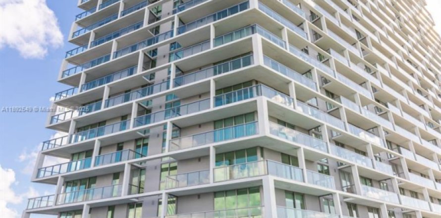 Condo à Sunrise, Floride, 3 chambres № 1947201