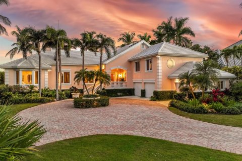 House in Boca Grande, Florida 5 bedrooms, 519.51 sq.m. № 2136145
