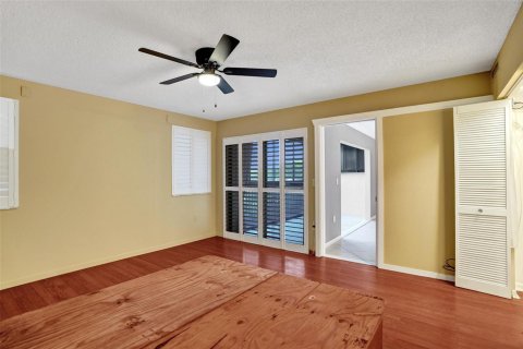 Condo in Pompano Beach, Florida, 2 bedrooms № 2081746 - photo 9