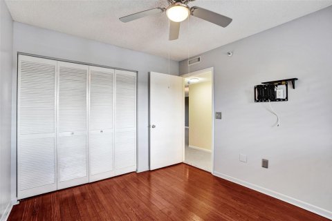 Condo in Pompano Beach, Florida, 2 bedrooms № 2081746 - photo 17