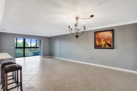 Condo in Pompano Beach, Florida, 2 bedrooms № 2081746 - photo 27