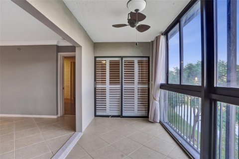 Condo in Pompano Beach, Florida, 2 bedrooms № 2081746 - photo 4