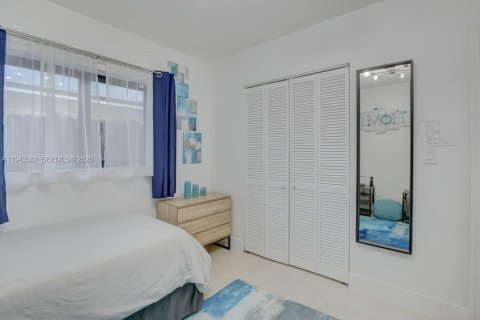 Propiedad comercial en venta en Fort Lauderdale, Florida, 180.69 m2 № 2000794 - foto 11