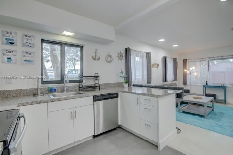 Propiedad comercial en venta en Fort Lauderdale, Florida, 180.69 m2 № 2000794 - foto 5