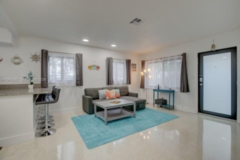 Propiedad comercial en venta en Fort Lauderdale, Florida, 180.69 m2 № 2000794 - foto 3