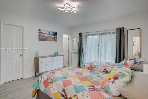 Propiedad comercial en venta en Fort Lauderdale, Florida, 180.69 m2 № 2000794 - foto 25