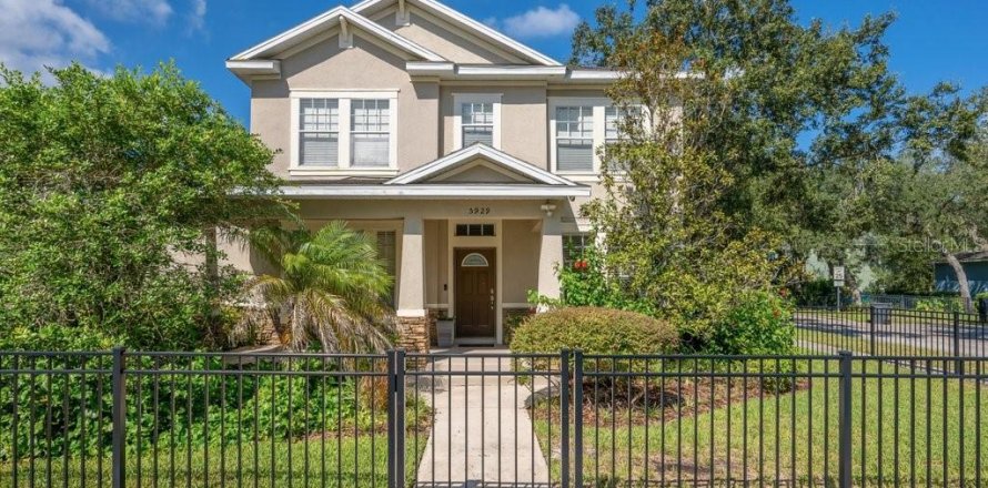 Villa ou maison à Fish Hawk, Floride 4 chambres, 280.19 m2 № 2359338
