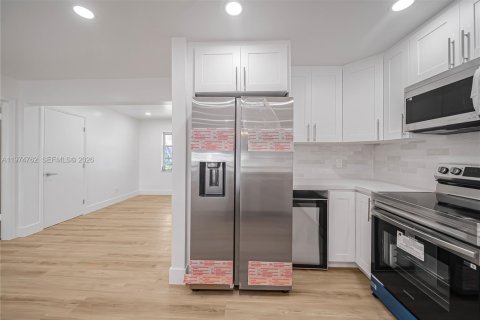 Купить виллу или дом в Бойнтон-Бич, Флорида 3 спальни, 150.87м2, № 2042951 - фото 12