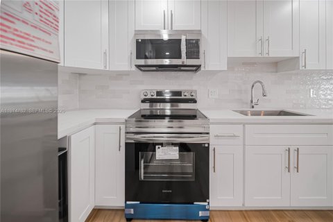 Купить виллу или дом в Бойнтон-Бич, Флорида 3 спальни, 150.87м2, № 2042951 - фото 13