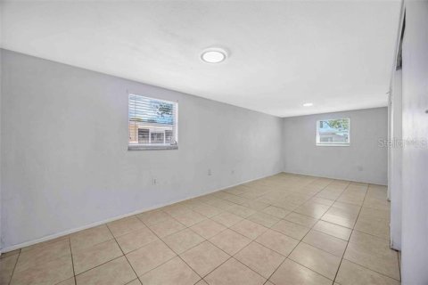 Villa ou maison à louer à Port Richey, Floride: 3 chambres, 120.77 m2 № 2395811 - photo 9