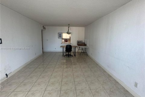 Купить кондоминиум в Санни-Айлс-Бич, Флорида 1 спальня, 92.9м2, № 1971332 - фото 14