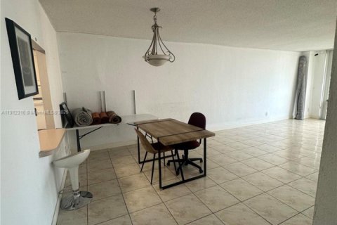 Купить кондоминиум в Санни-Айлс-Бич, Флорида 1 спальня, 92.9м2, № 1971332 - фото 6