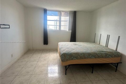 Купить кондоминиум в Санни-Айлс-Бич, Флорида 1 спальня, 92.9м2, № 1971332 - фото 10