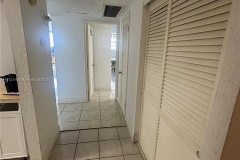 Купить кондоминиум в Санни-Айлс-Бич, Флорида 1 спальня, 92.9м2, № 1971332 - фото 5