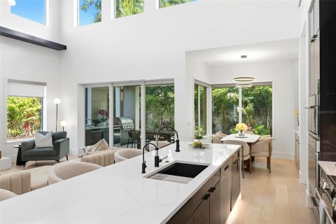 Casa en venta en Sarasota, Florida, 5 dormitorios, 338.16 m2 № 2387369 - foto 25