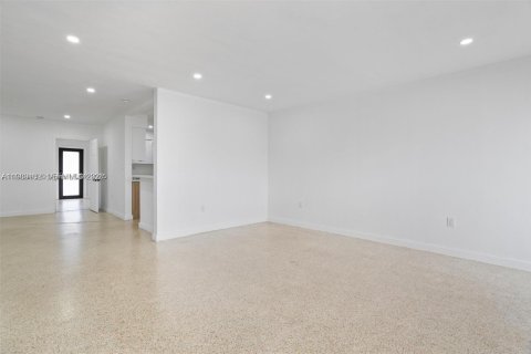Immobilier commercial à vendre à Miami, Floride: 195.65 m2 № 2053310 - photo 19