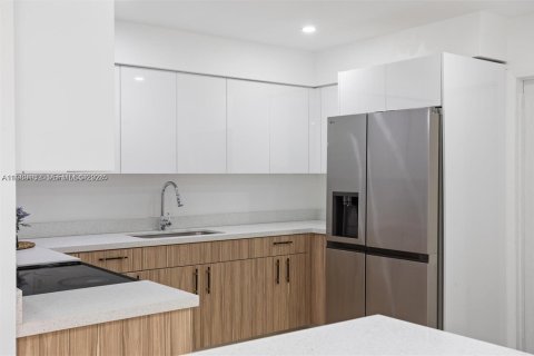 Immobilier commercial à vendre à Miami, Floride: 195.65 m2 № 2053310 - photo 16