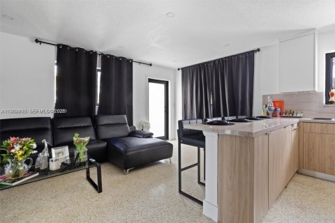 Immobilier commercial à vendre à Miami, Floride: 195.65 m2 № 2053310 - photo 5