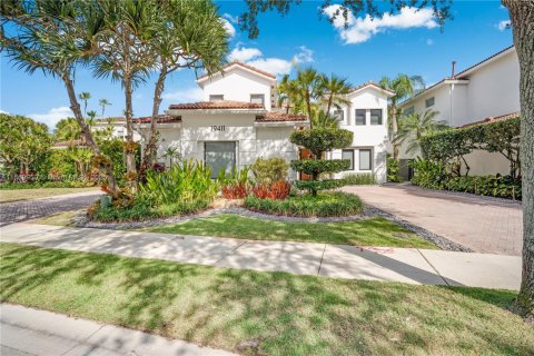 House in Miami, Florida 7 bedrooms, 387.77 sq.m. № 1923140 - photo 2
