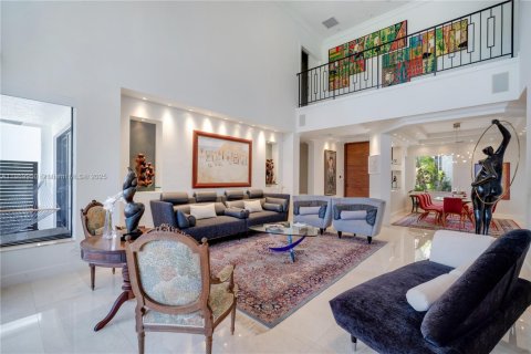 House in Miami, Florida 7 bedrooms, 387.77 sq.m. № 1923140 - photo 6