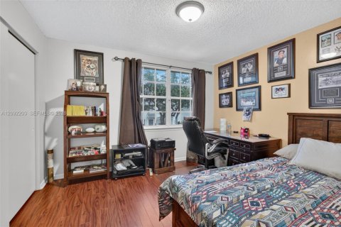 Townhouse in Dania Beach, Florida 2 bedrooms, 103.12 sq.m. № 2376190 - photo 25