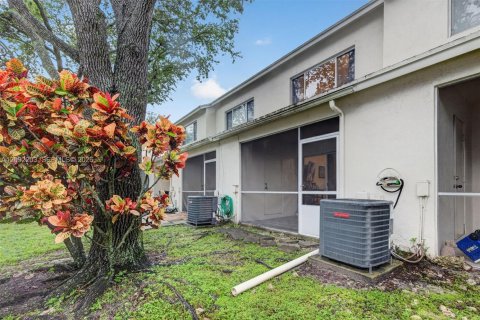 Townhouse in Dania Beach, Florida 2 bedrooms, 103.12 sq.m. № 2376190 - photo 29