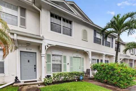 Townhouse in Dania Beach, Florida 2 bedrooms, 103.12 sq.m. № 2376190 - photo 30