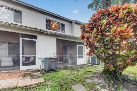 Townhouse in Dania Beach, Florida 2 bedrooms, 103.12 sq.m. № 2376190 - photo 28