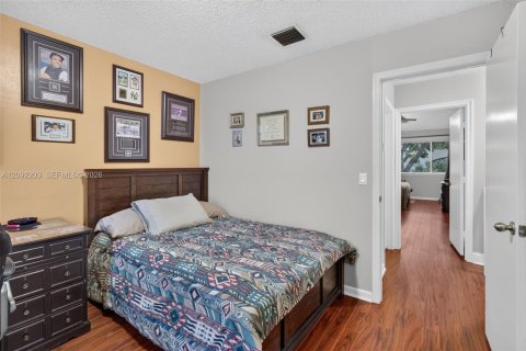 Townhouse in Dania Beach, Florida 2 bedrooms, 103.12 sq.m. № 2376190 - photo 26