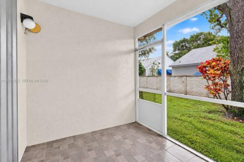 Townhouse in Dania Beach, Florida 2 bedrooms, 103.12 sq.m. № 2376190 - photo 14