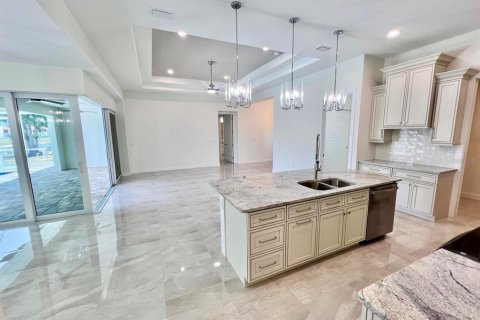 Villa ou maison à vendre à Rotonda, Floride: 4 chambres, 172.98 m2 № 2195410 - photo 12