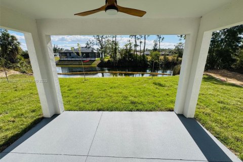 Купить виллу или дом в Кейп-Корал, Флорида 3 спальни, 138.42м2, № 1994152 - фото 8