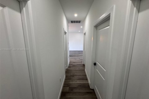 Купить виллу или дом в Кейп-Корал, Флорида 3 спальни, 138.42м2, № 1994152 - фото 23