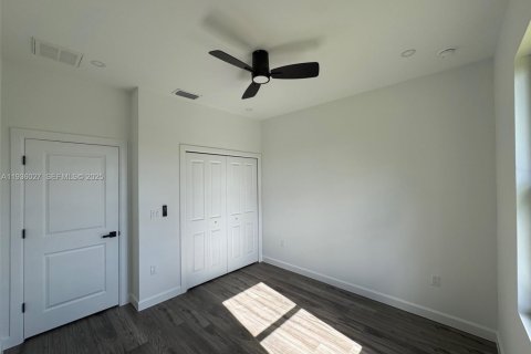 Купить виллу или дом в Кейп-Корал, Флорида 3 спальни, 138.42м2, № 1994152 - фото 28