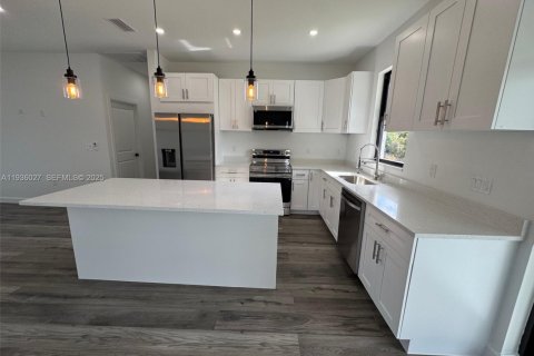 Купить виллу или дом в Кейп-Корал, Флорида 3 спальни, 138.42м2, № 1994152 - фото 29