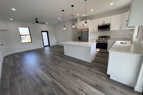 Купить виллу или дом в Кейп-Корал, Флорида 3 спальни, 138.42м2, № 1994152 - фото 30