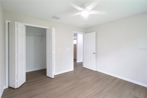 House in Spring Hill, Florida 3 bedrooms, 169.83 sq.m. № 1902104 - photo 12