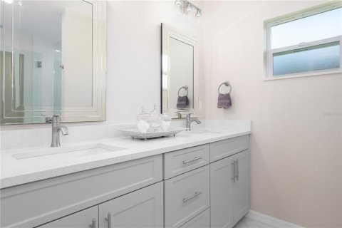 House in Spring Hill, Florida 3 bedrooms, 169.83 sq.m. № 1902104 - photo 22