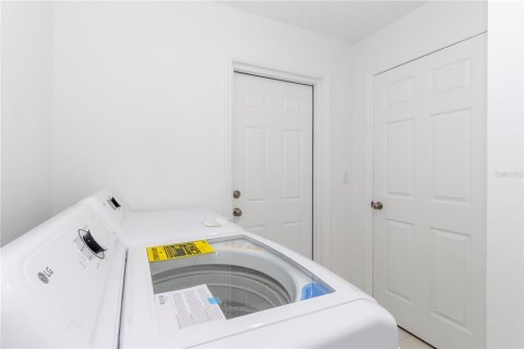 House in Spring Hill, Florida 3 bedrooms, 169.83 sq.m. № 1902104 - photo 26
