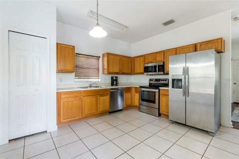 Casa en alquiler en Tampa, Florida, 3 dormitorios, 130.25 m2 № 1910066 - foto 10
