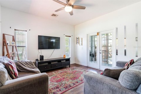 Casa en alquiler en Tampa, Florida, 3 dormitorios, 130.25 m2 № 1910066 - foto 6