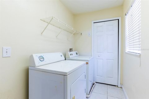 Casa en alquiler en Tampa, Florida, 3 dormitorios, 130.25 m2 № 1910066 - foto 16