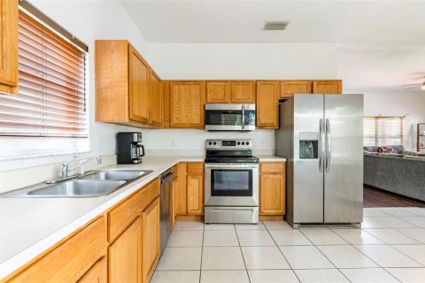 Casa en alquiler en Tampa, Florida, 3 dormitorios, 130.25 m2 № 1910066 - foto 11