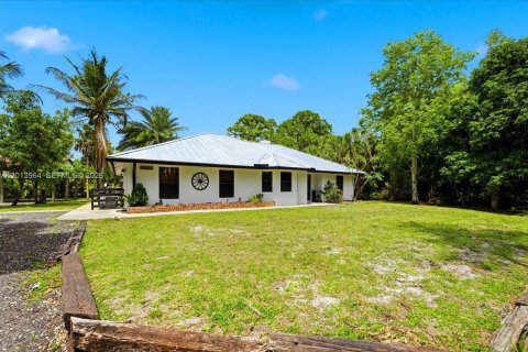House in Loxahatchee Groves, Florida 5 bedrooms, 185.8 sq.m. № 2076254 - photo 2
