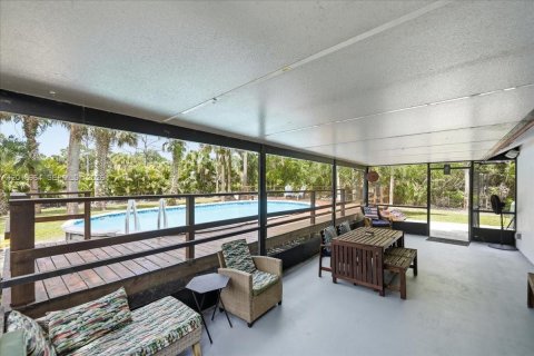 House in Loxahatchee Groves, Florida 5 bedrooms, 185.8 sq.m. № 2076254 - photo 24