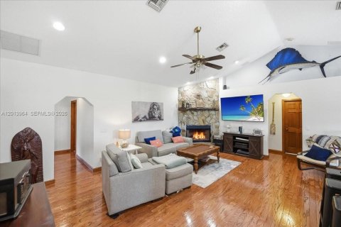 House in Loxahatchee Groves, Florida 5 bedrooms, 185.8 sq.m. № 2076254 - photo 7